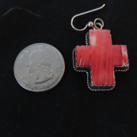 Joan Slifka Sterling Silver Spiny Oyster Cross Earrings Signed - Picture 4 of 6